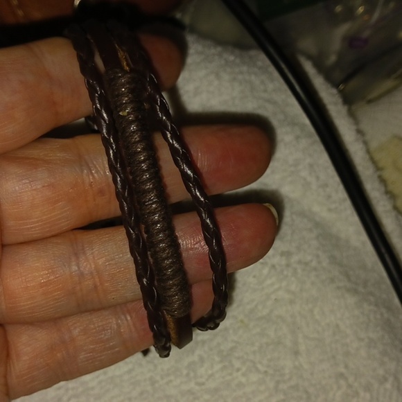 Handmade Leather Unisex Bracelet - Picture 1 of 4